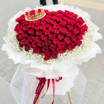 内江99朵红玫瑰皇冠一个，爱情的光芒